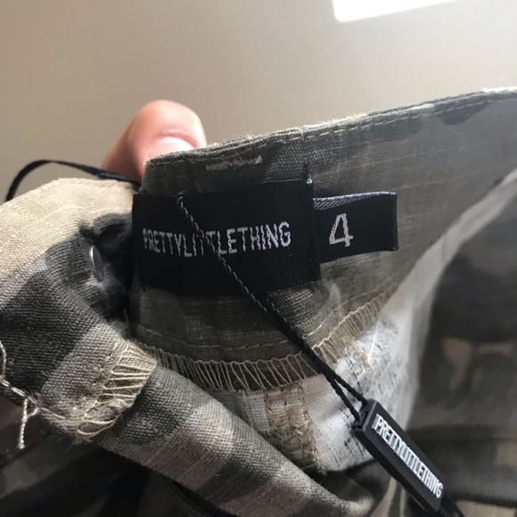 PrettyLittleThing Camo Joggers - Picture 5 of 5
